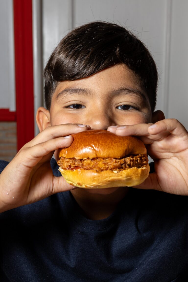 ¿Conoces la Polliburguer? La fusión crujiente que tienes que probar